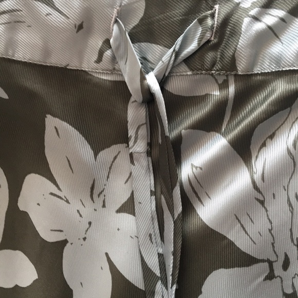 Lee Mathews Floral silk skirt - Picture 4 of 15